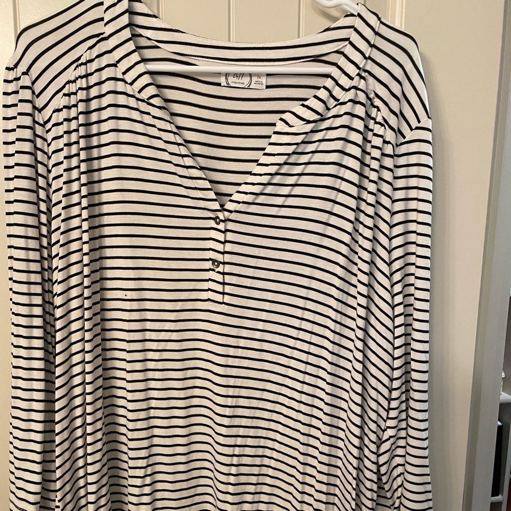 Plus size Maurices long sleeve tee